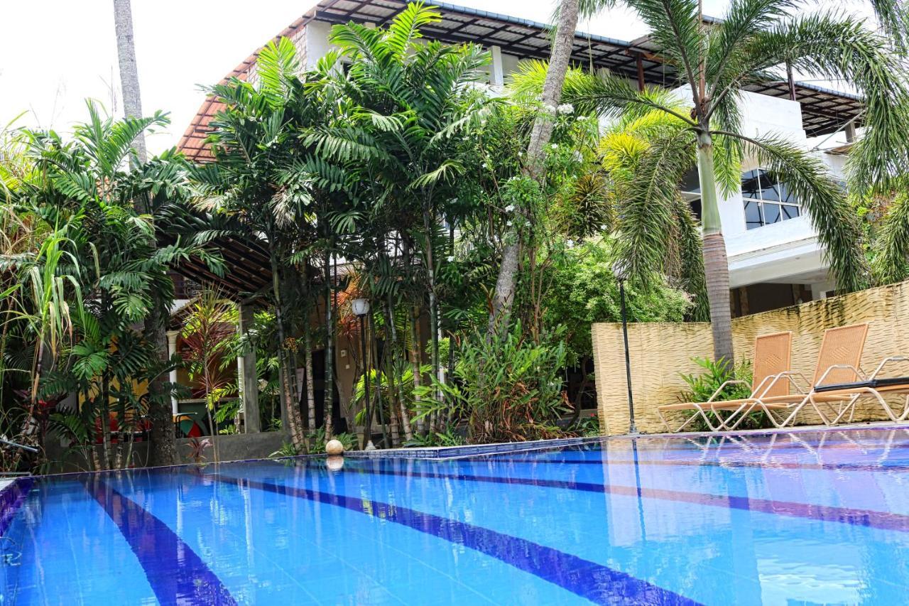 Maple Leaf Hotel Negombo Extérieur photo