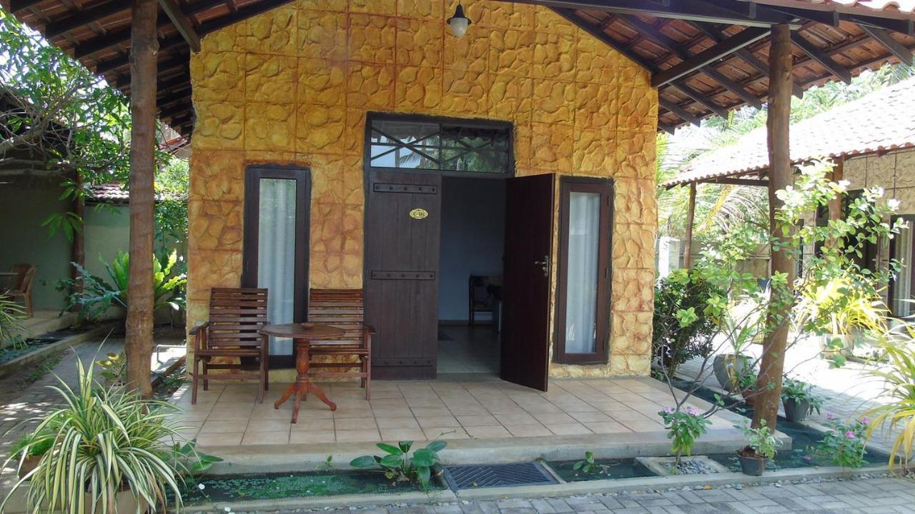 Maple Leaf Hotel Negombo Extérieur photo