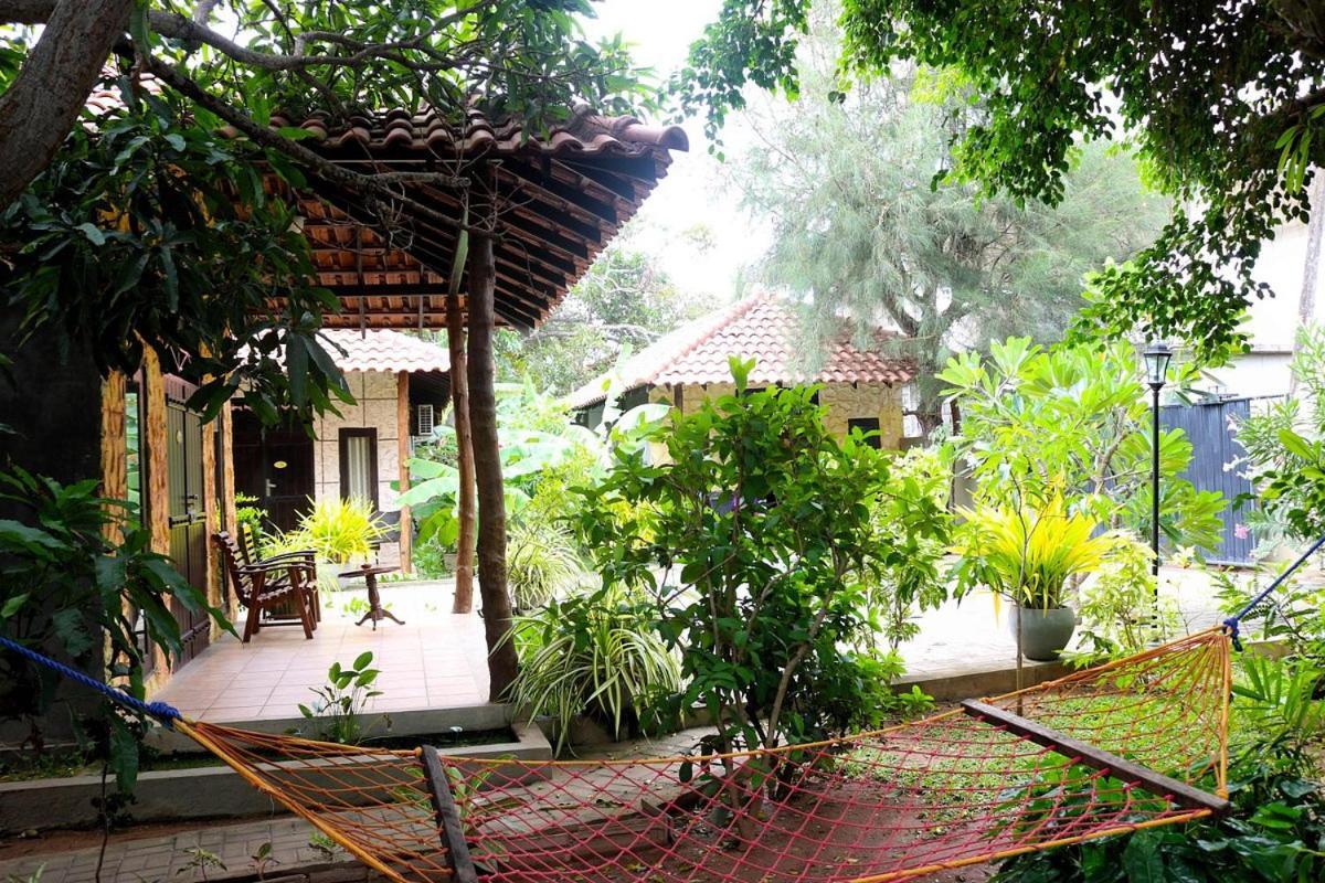 Maple Leaf Hotel Negombo Extérieur photo